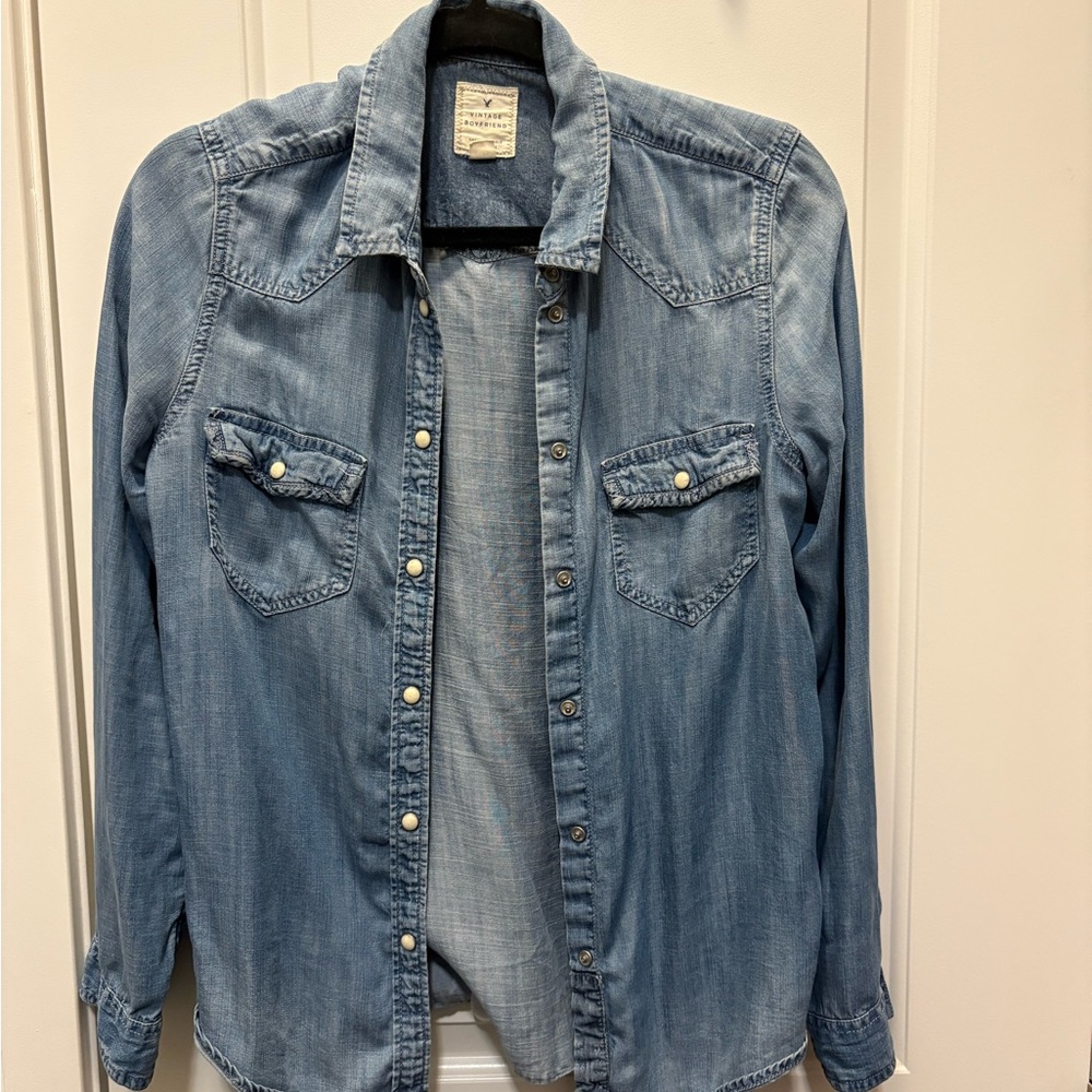 American Eagle Outfitters Vintage Boyfriend Denim Shirt